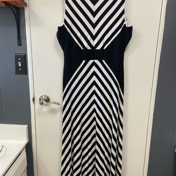 Dana Buchman striped maxi dress size 14 - Picture 6 of 6